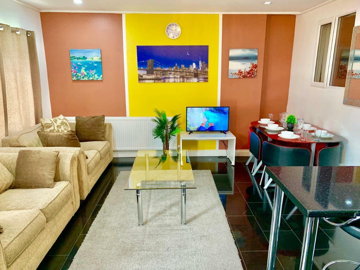London 2 Bedroom Apartment, Kitchen, Reception And Private Garden Exterior photo